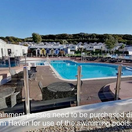 The Fleet Retreat Hotel Wyke Regis Екстериор снимка