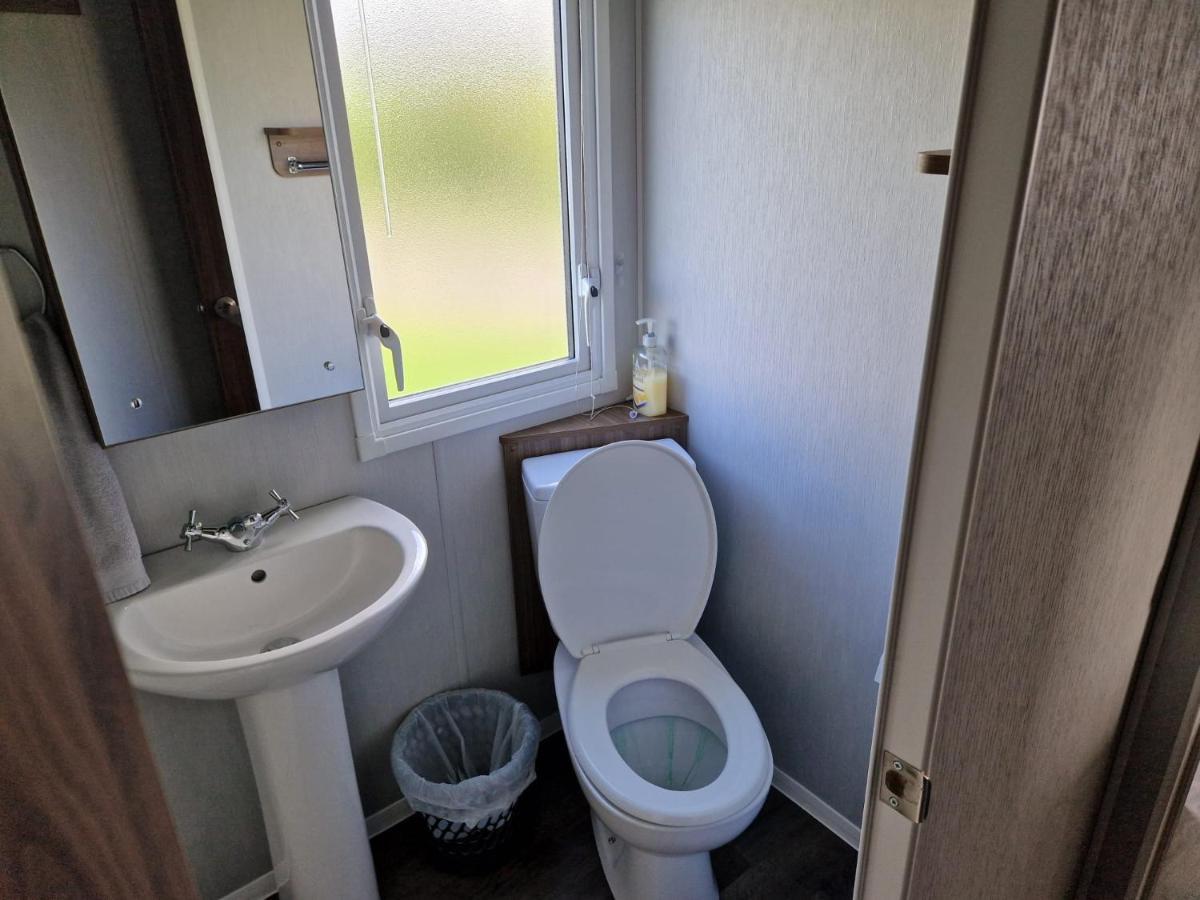 The Fleet Retreat Hotel Wyke Regis Екстериор снимка