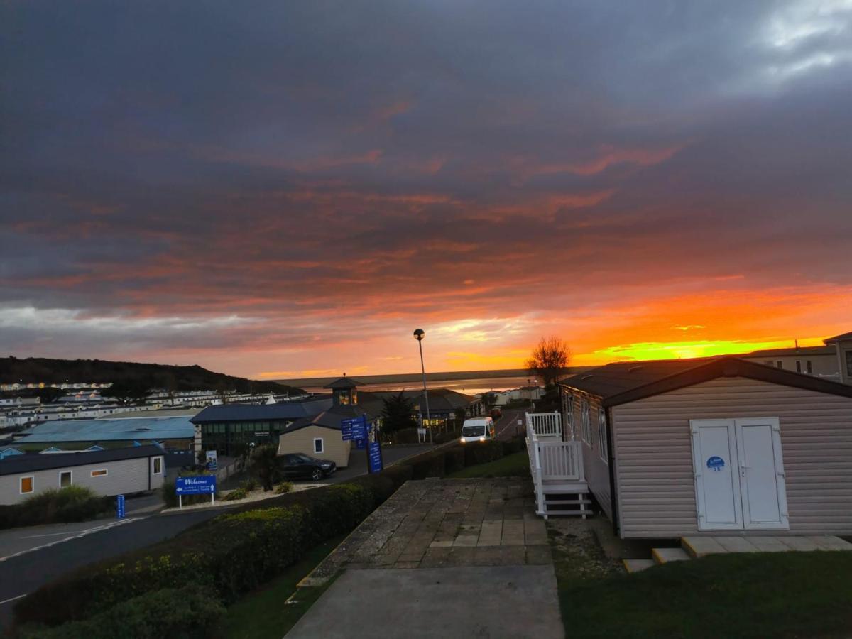 The Fleet Retreat Hotel Wyke Regis Екстериор снимка