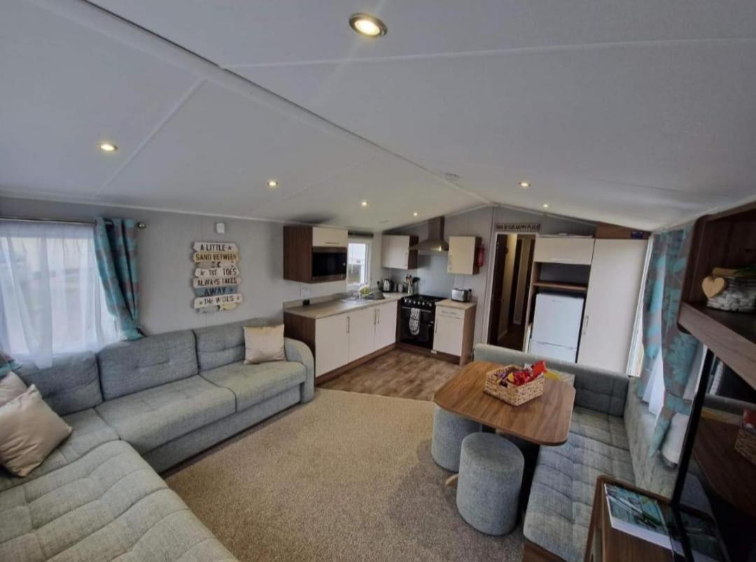 The Fleet Retreat Hotel Wyke Regis Екстериор снимка